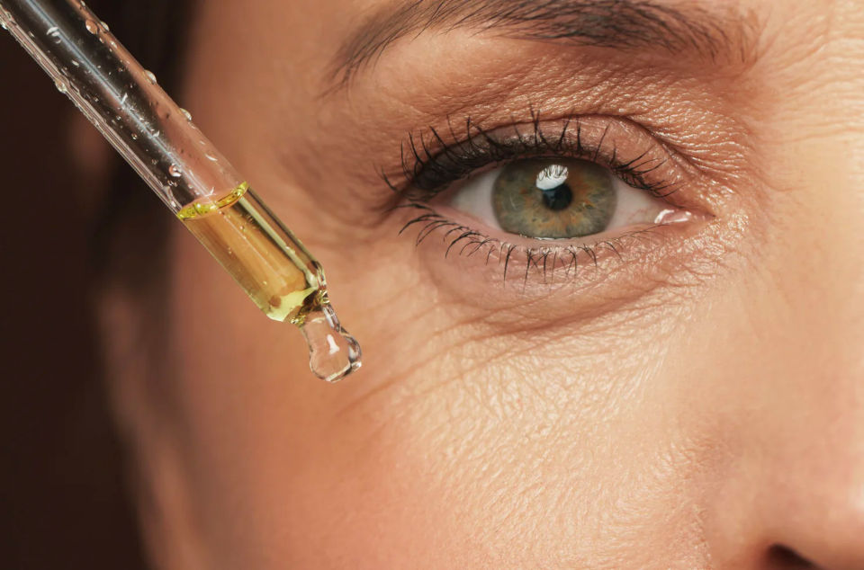 The Amino Acids in Spirulina Benefit Your Skin